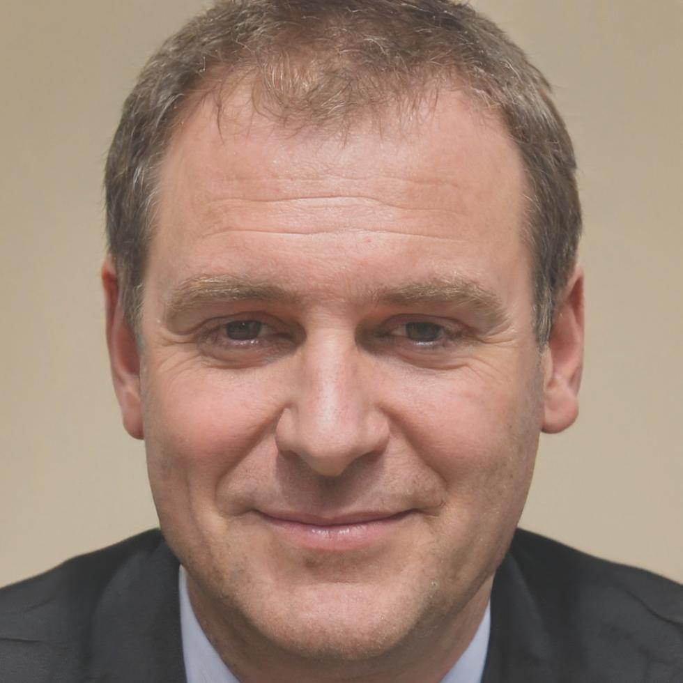 Portrait of Ivar Solheim, senior blockchain developer and technical instructor